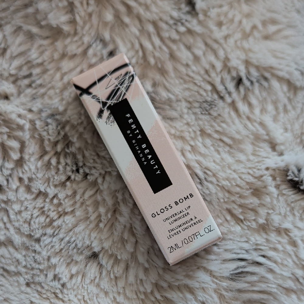 ✨3/12 Mini Fenty Beauty Gloss Bomb - Universal Lip Luminizer in 01 Fenty Glow